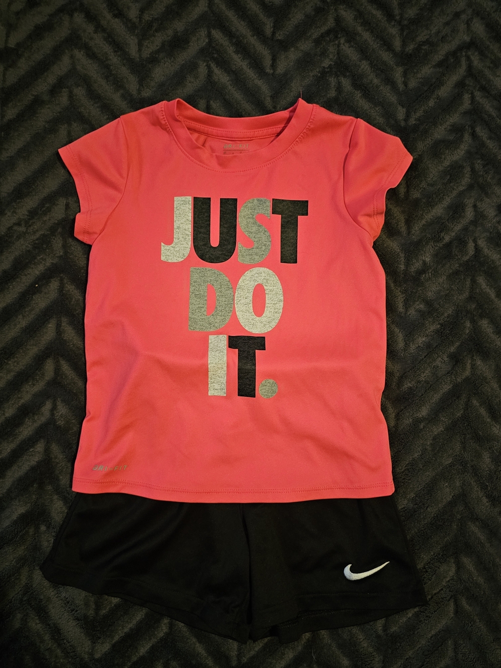 🩷 Nike Dri-FIT Girls 2-Piece Athletic Outfit – Size 6X / XS